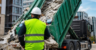 Вывоз строительного мусора в Петропавловске-Камчатском: услуги лицензированной компании — ПроМусор